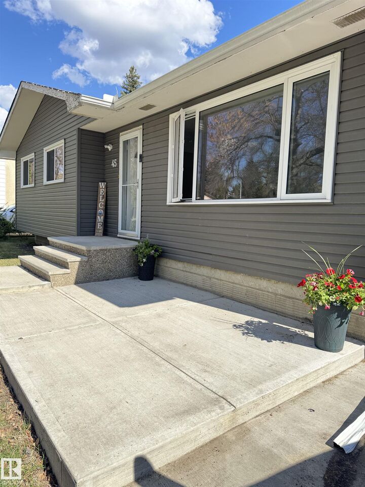 Property Photo:  45 Lambert Crescent  AB T8N 1M3 