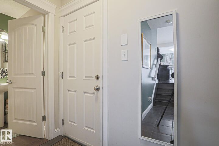 Property Photo:  1621 64 Street SW  AB T6X 0N2 