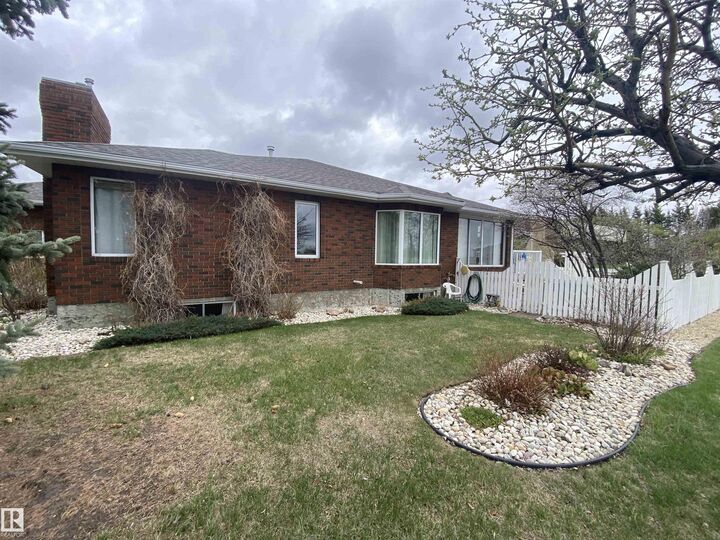 Property Photo: 5413 47 Avenue AB T9C 1N4