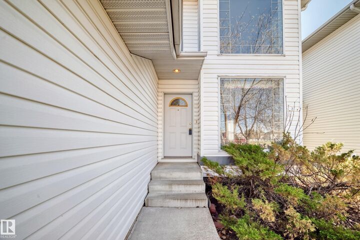 Property Photo:  4319 39 Avenue NW  AB T6L 7B6 