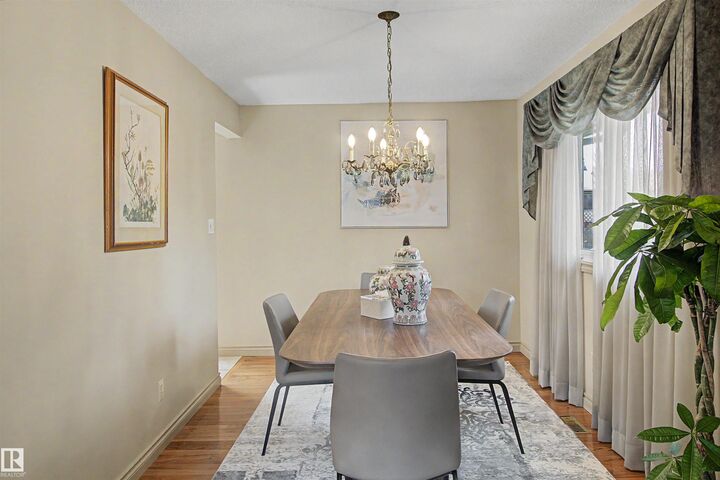 Property Photo:  11617 26 Avenue NW  AB T6J 3R3 