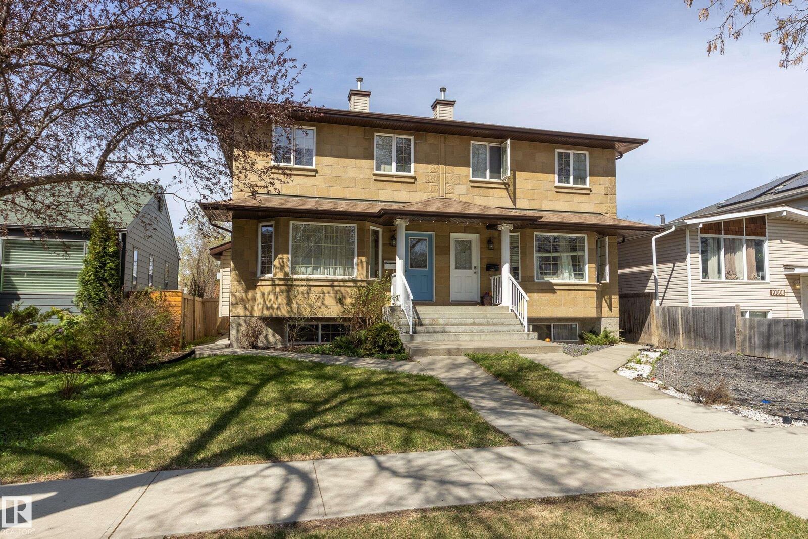Property Photo:  10816 67 Avenue NW  AB T6H 2A3 