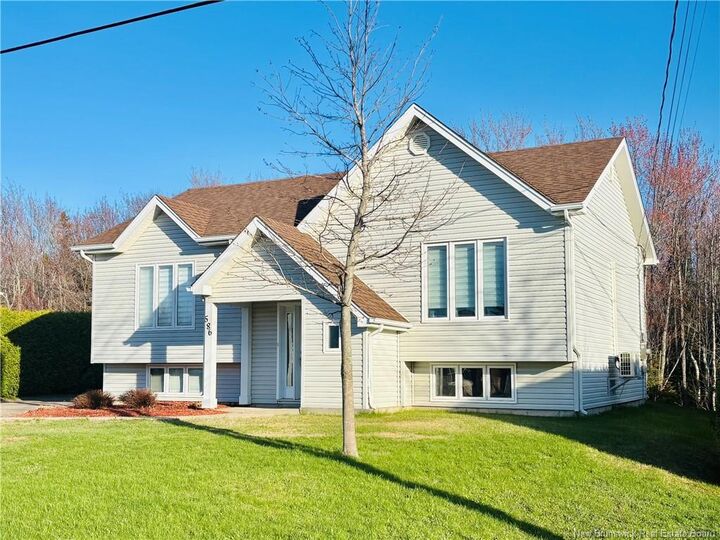 Property Photo:  586 Rue Breau  NB E1X 1B5 
