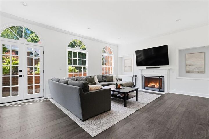 Property Photo: 425 Jefferson Circle NE GA 30328