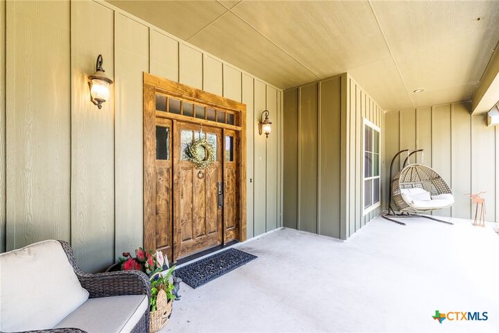 Property Photo:  605 Fm 1682  TX 78122 