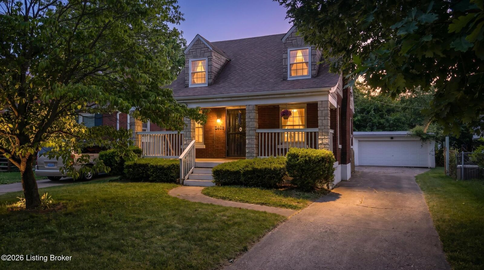 Property Photo: 2412 Bradley Ave KY 40217