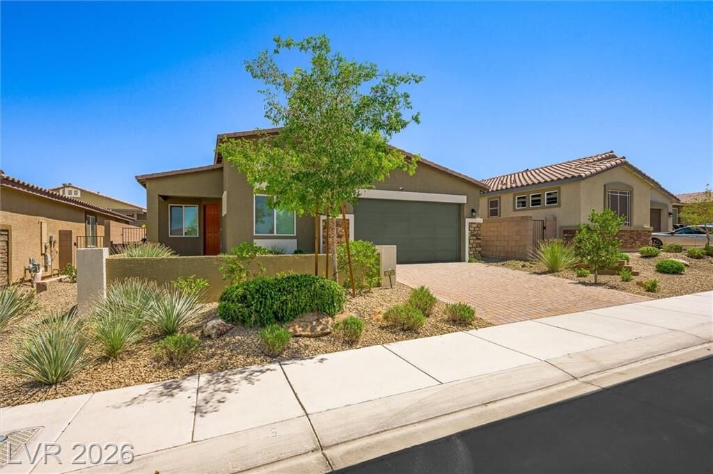 Property Photo: 1301 Luna Del Oro Lane NV 89002