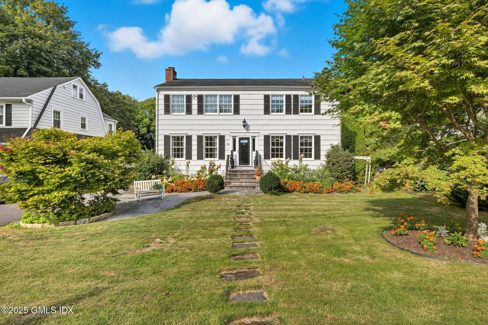 Property Photo:  25 Buxton Lane  CT 06878 