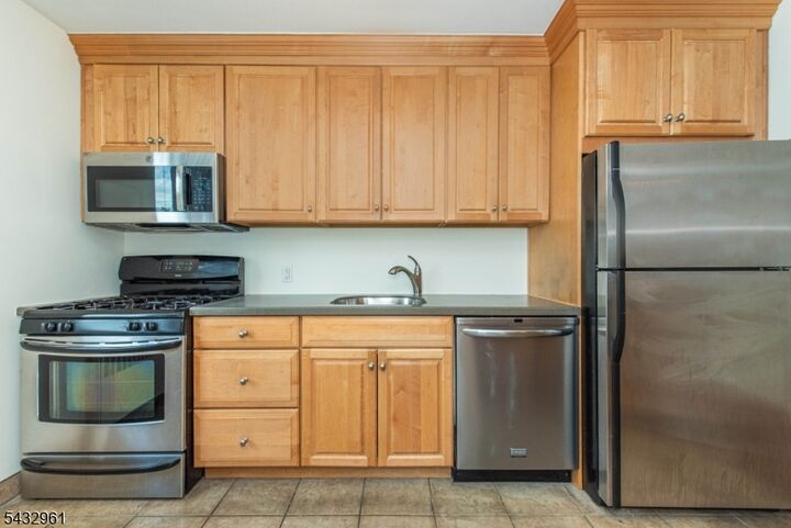 Property Photo:  284 Claremont Ave A3  NJ 07044 