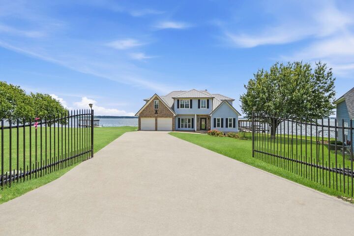 Property Photo:  237 Vivian Road  TX 77360 