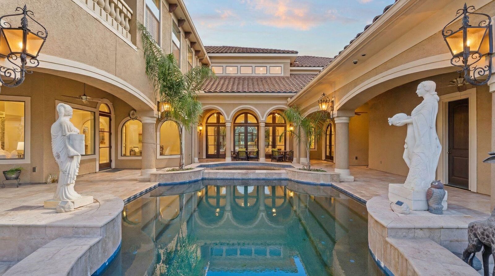 Property Photo: 16502 Glorietta Turn TX 77068