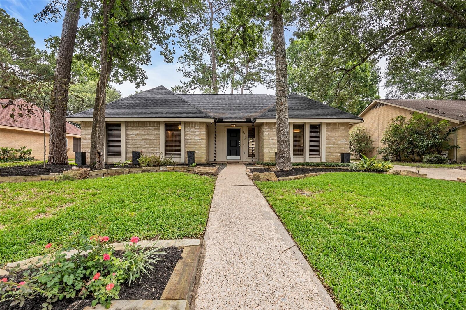 Property Photo: 3706 Glenwood Springs Drive TX 77345