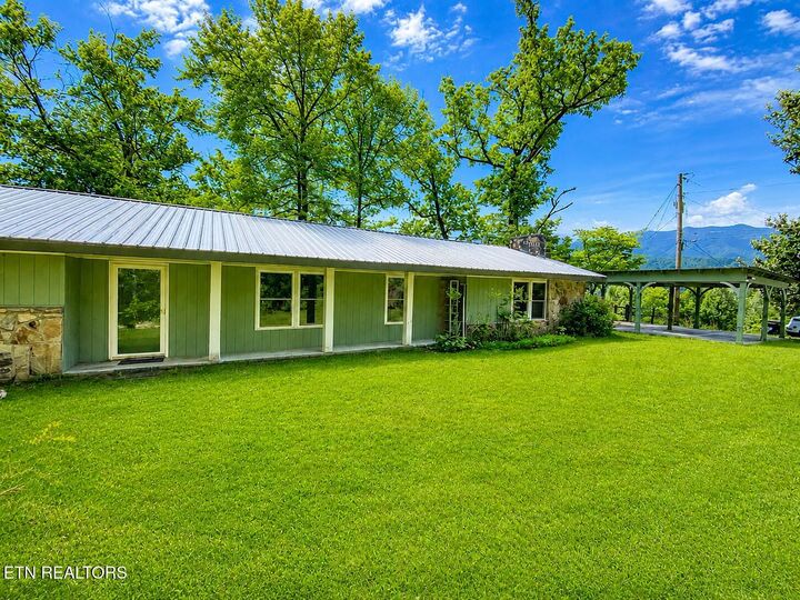 Property Photo:  505 Crest Rd  TN 37738 