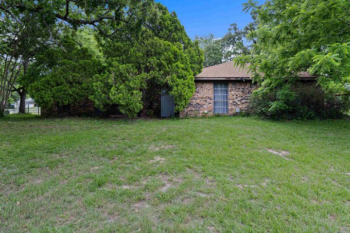 Property Photo: 410 Flenniken TX 75647