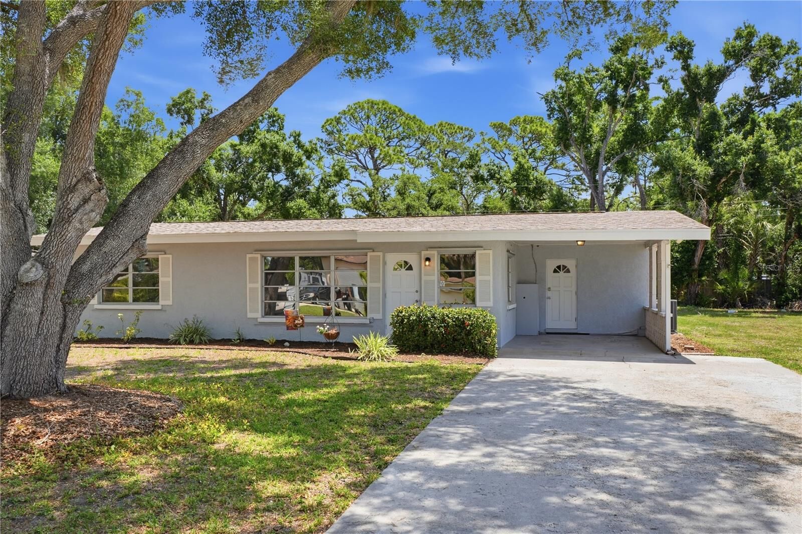 Property Photo:  73 Saint Lucie Avenue  FL 34232 