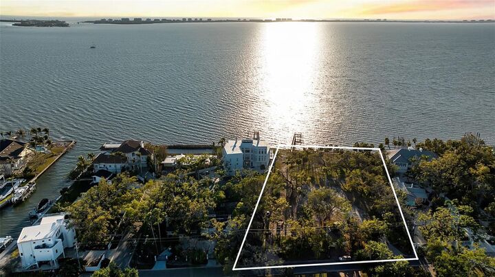 Property Photo:  2046 Alameda Avenue  FL 34234 
