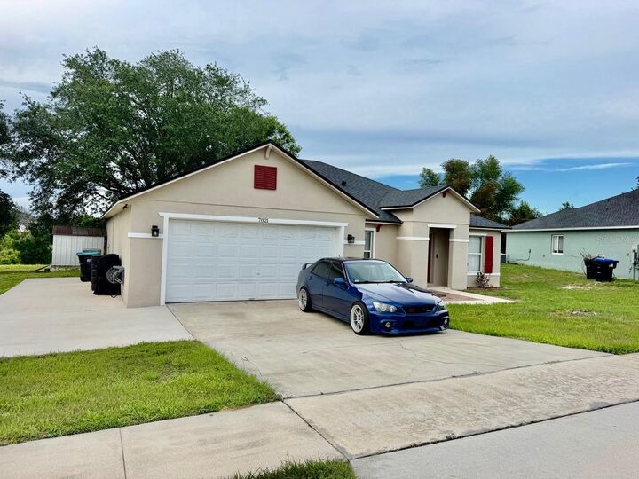 Property Photo:  7821 Falabella Court  FL 32818 