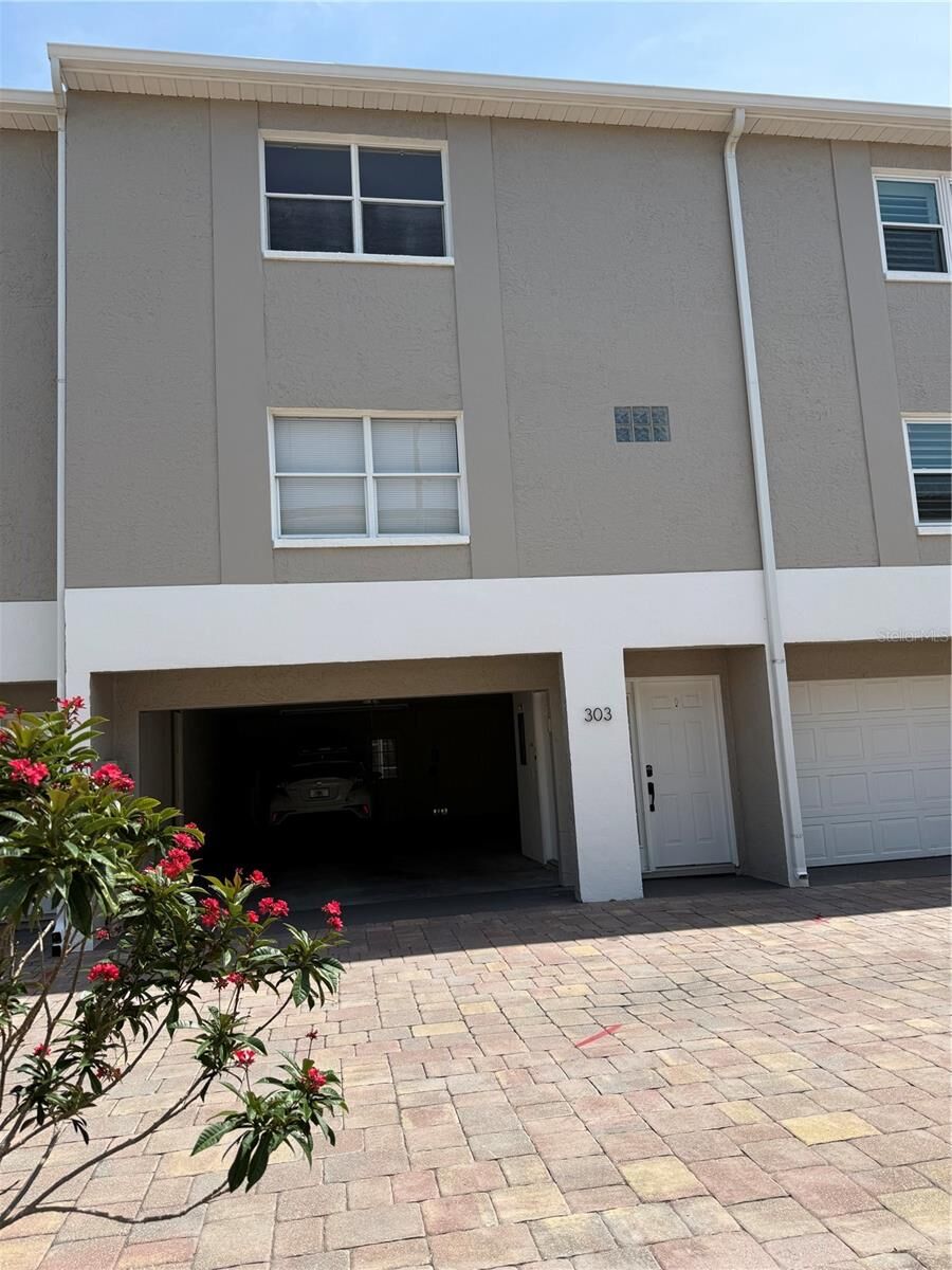 Property Photo:  1117 Pinellas Bayway S 303  FL 33715 