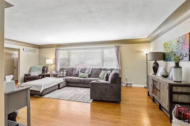Property Photo:  7 Lou Juan Drive  IL 62034 