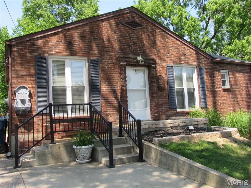 Property Photo: 1104 Danforth Street IL 62002