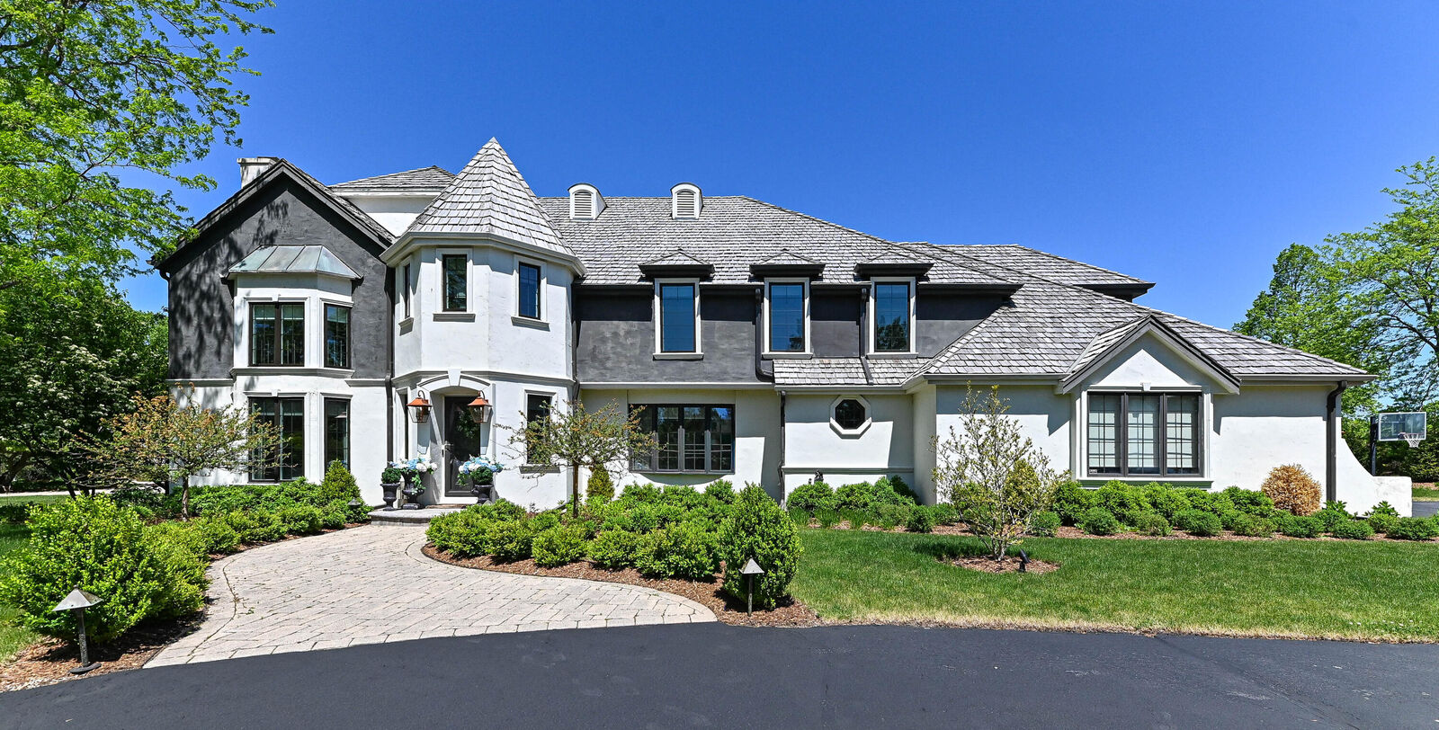 Property Photo: 134 E Trillium Ct WI 53092
