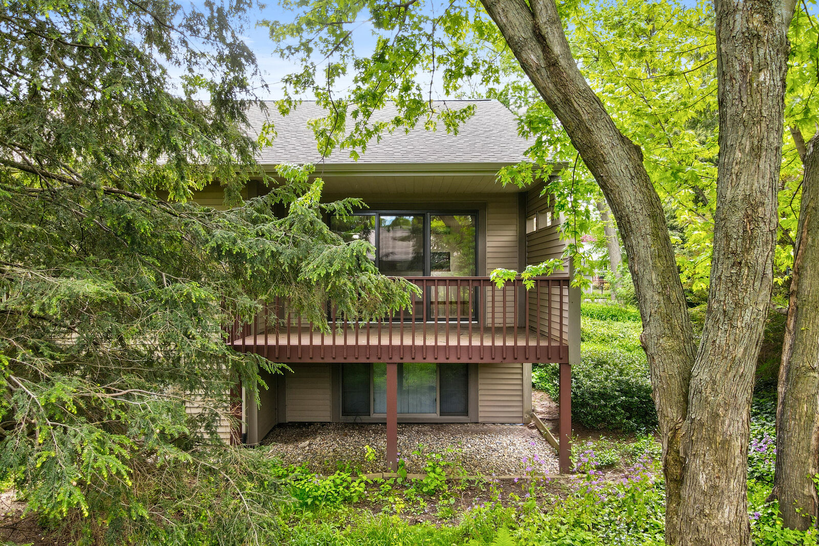 Property Photo: 643 Crestview Street MI 49423