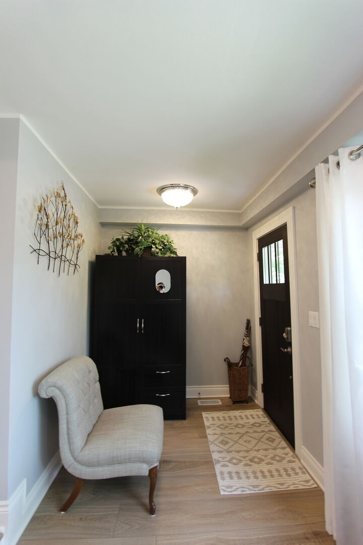 Property Photo:  4719 W Warwick Avenue  IL 60641 