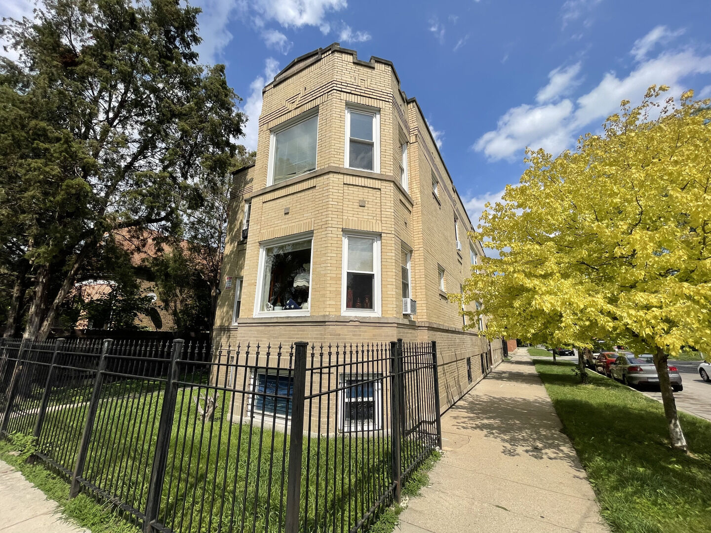 Property Photo:  1320 W 57th Street 1  IL 60636 