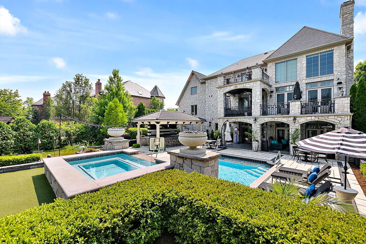 Property Photo: 8611 Crest Court IL 60527