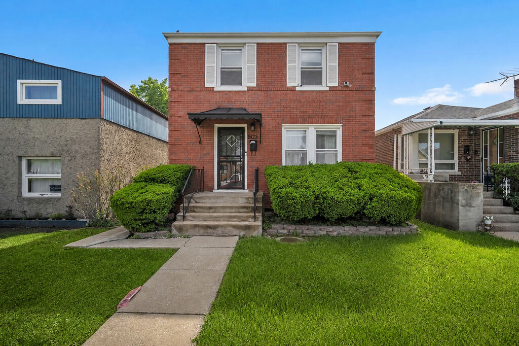 Property Photo: 5123 S Avers Avenue IL 60632