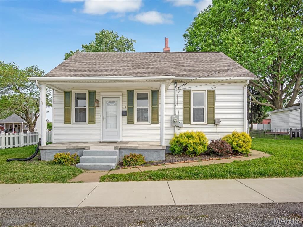 Property Photo:  401 Park Street  IL 62298 