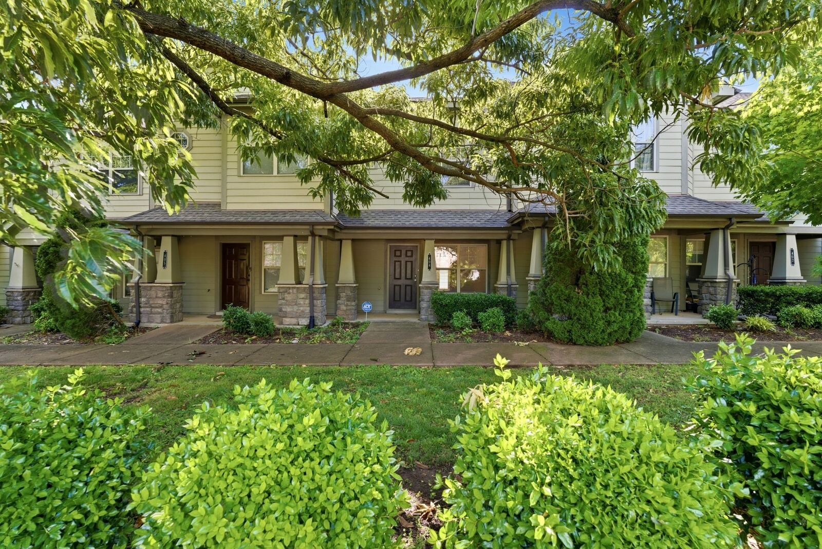 Property Photo:  105 4th Ave 404  TN 37130 