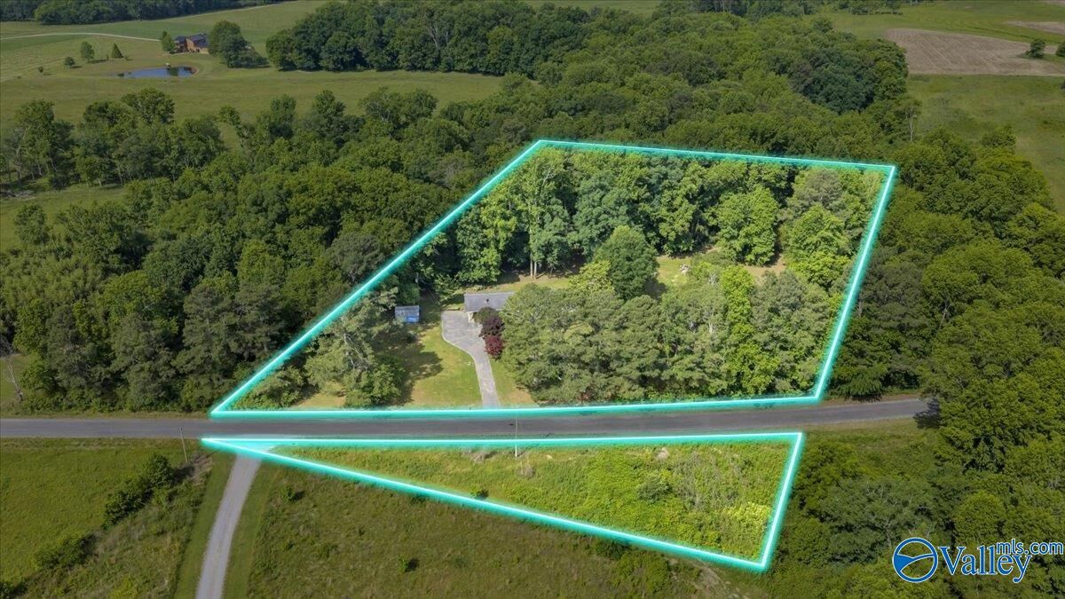 Property Photo:  1121 County Road 70  AL 35971 