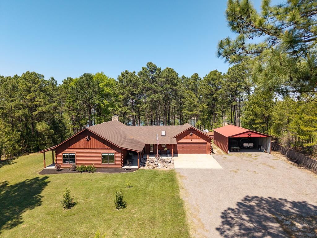 Property Photo: 560 Pr 8525 TX 75929