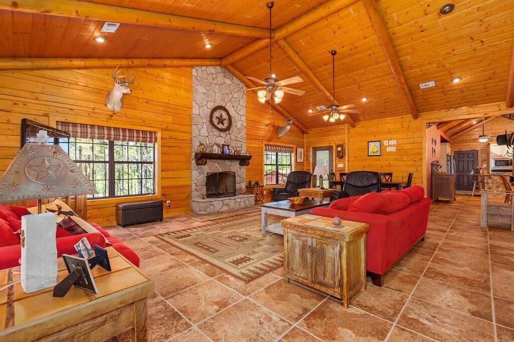 Property Photo: 560 Pr 8525 TX 75929
