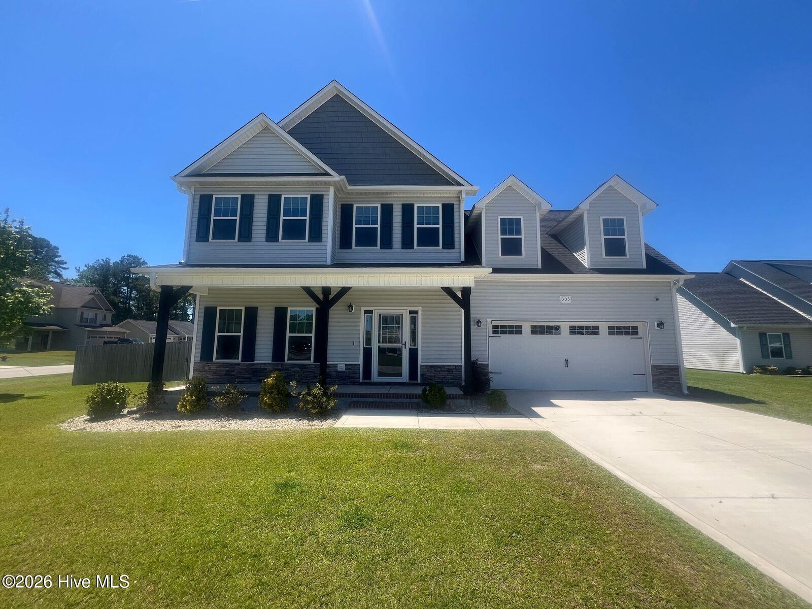 Property Photo:  303 Breezeway Drive  NC 28460 
