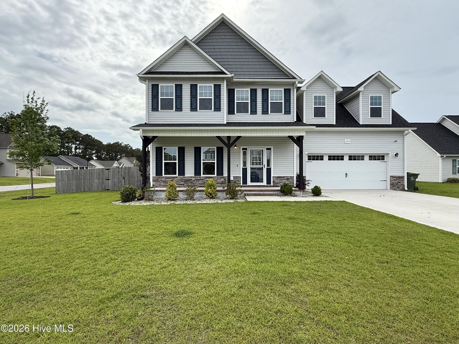 Property Photo:  303 Breezeway Drive  NC 28460 