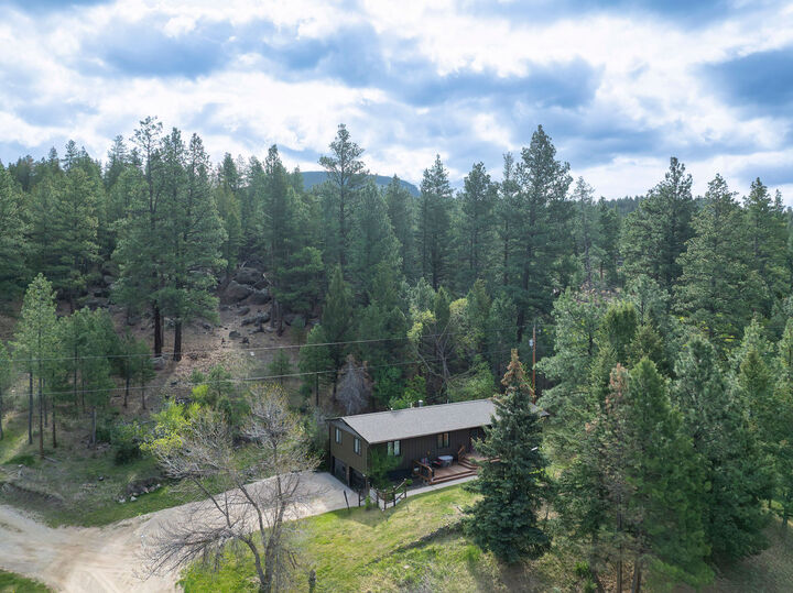 Property Photo:  28 Pinecrest Loop  MT 59634 