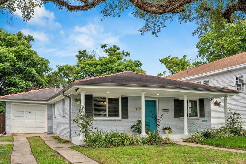 Property Photo:  8429 S Claiborne Avenue  LA 70118 