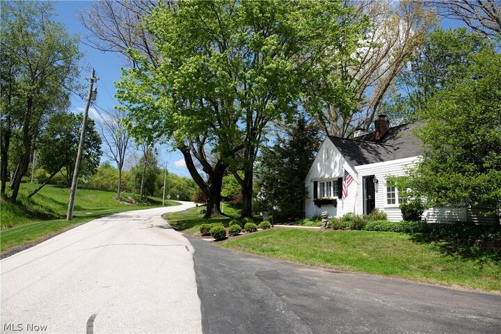 Property Photo:  14661 Hillbrook Lane N 4  OH 44022 