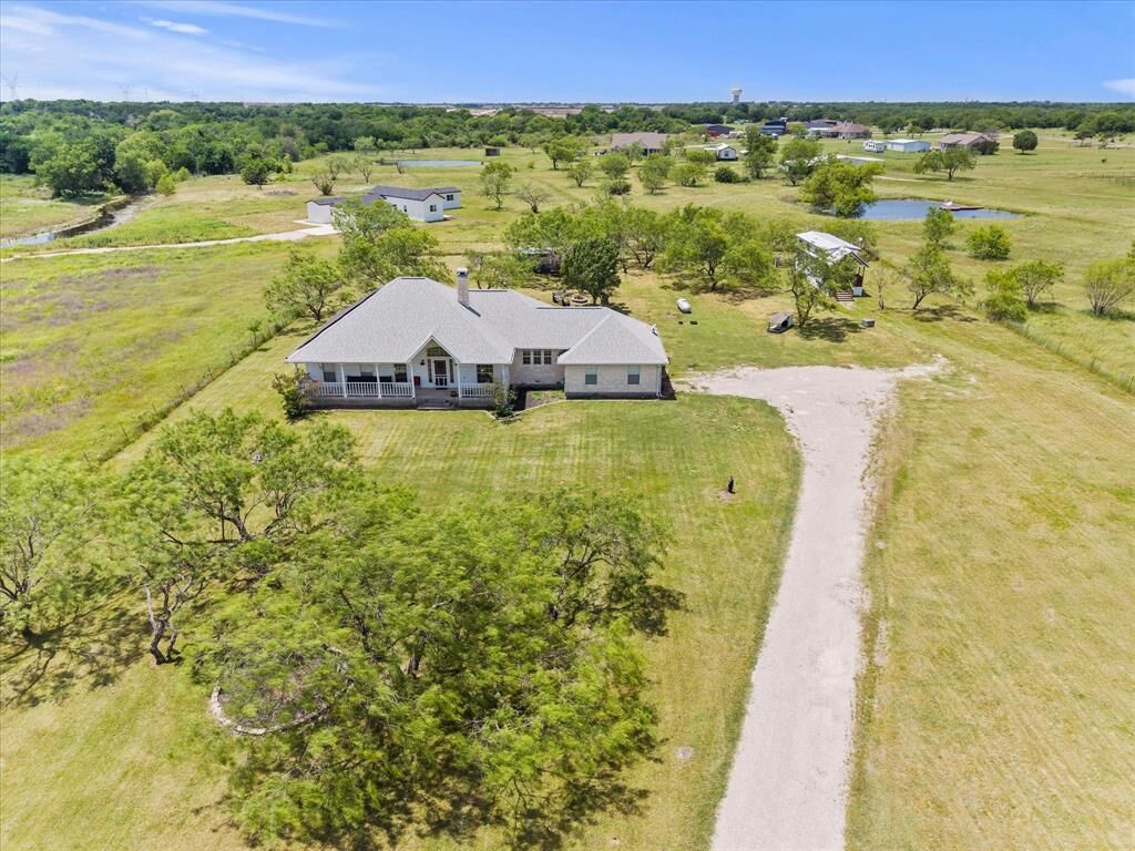 Property Photo: 5476 County Road 2646 TX 75189
