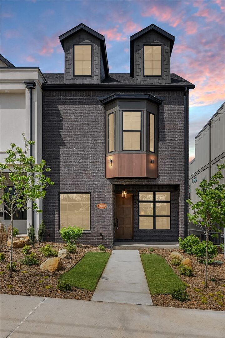 Property Photo:  1033 NW A Street  AR 72712 