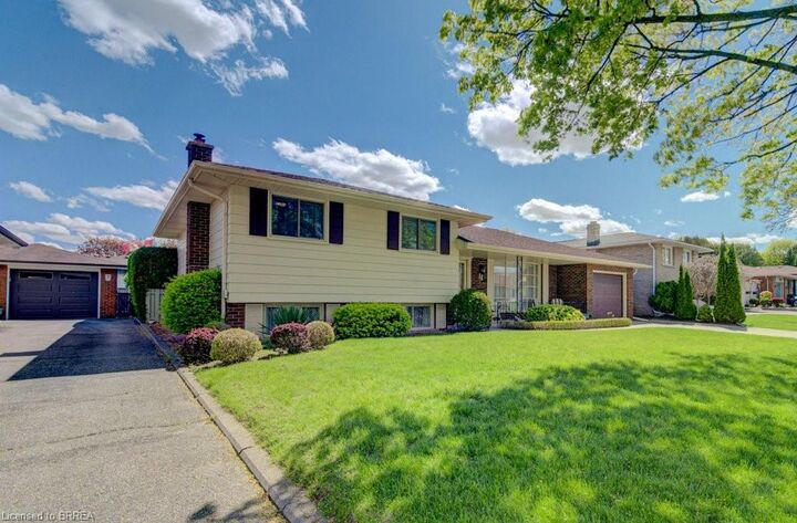 Property Photo:  11 Pippin Drive  ON N3R 5V8 