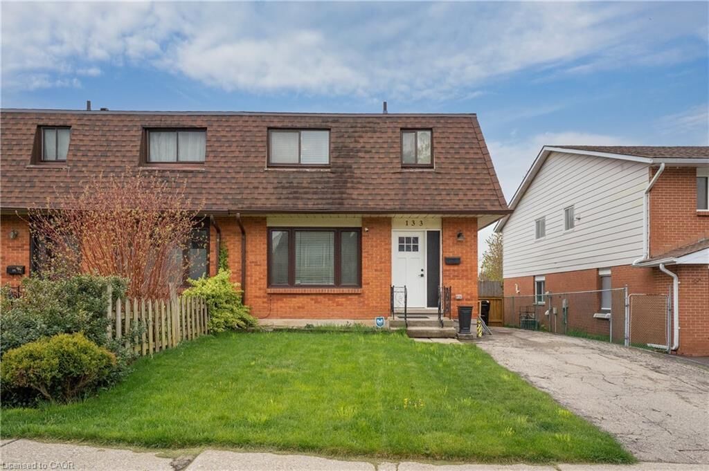 Property Photo: 133 Elm Ridge Ridge ON N2N 1J3