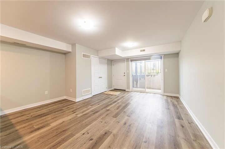 Property Photo: 1331 Countrystone Drive B9 ON N2N 3R9