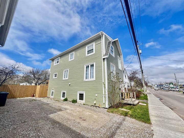 Property Photo: 403 Queen Street PE C1A 4E2