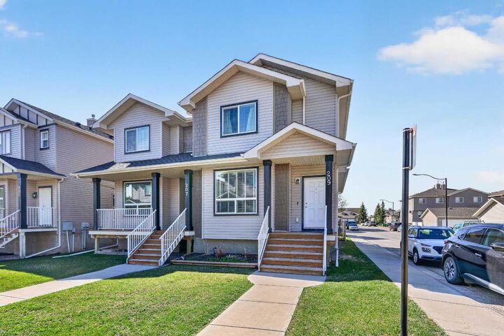 Property Photo:  209 Sandford Place NW  AB T0J 1X2 