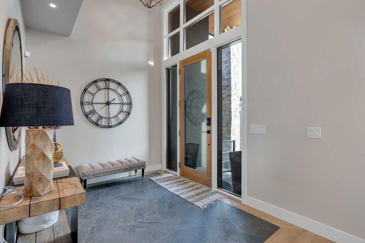 Property Photo:  100 Elkton Close SW  AB T3H 1W6 