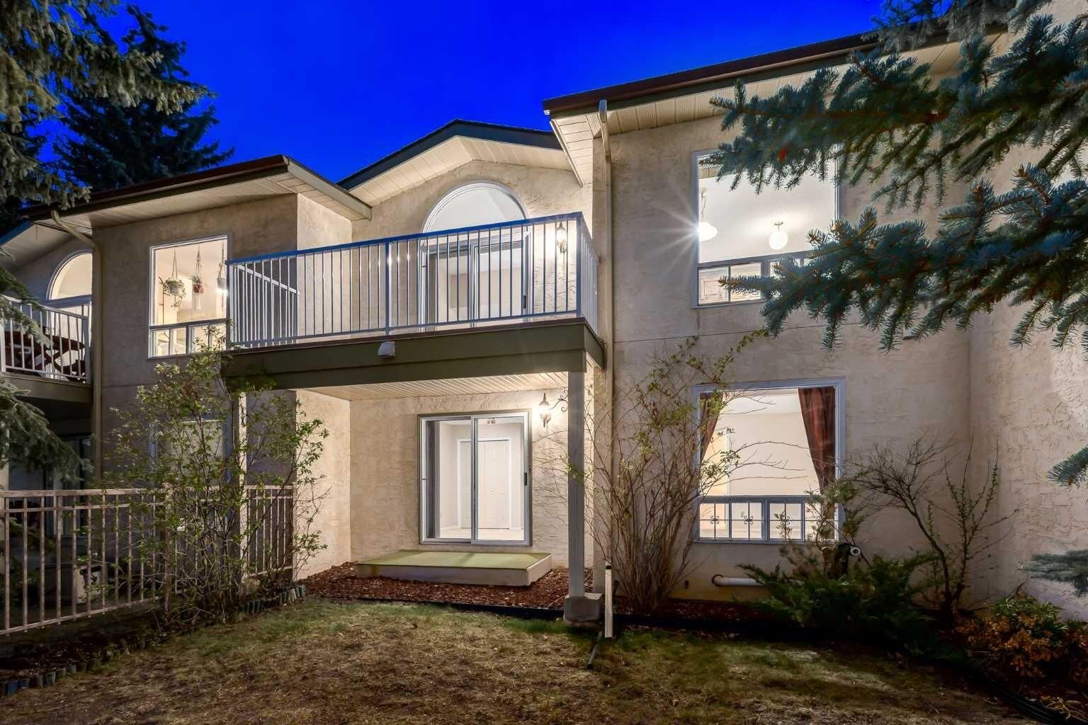 Property Photo:  114 Strathlorne Mews SW  AB T3H 1V1 
