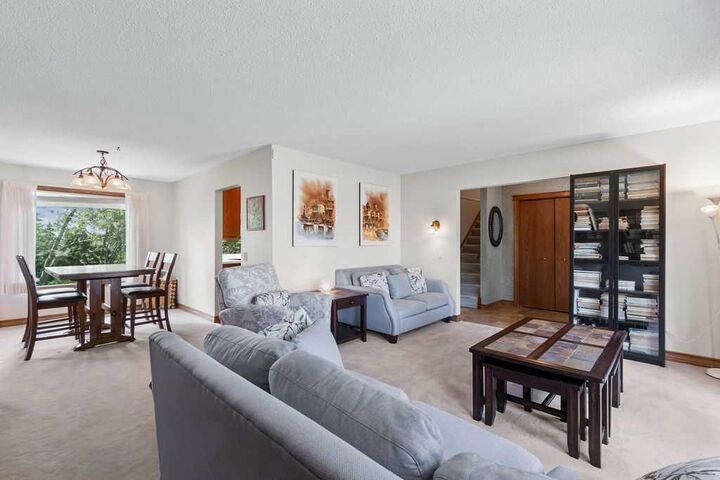Property Photo:  652 Dalmeny Hill NW  AB T3A 1T6 